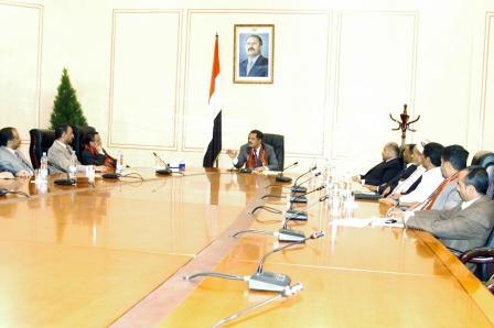 د. مجور لدى لقائه أمس قيادة الهيئة الوطنية للمساندة الشعبية